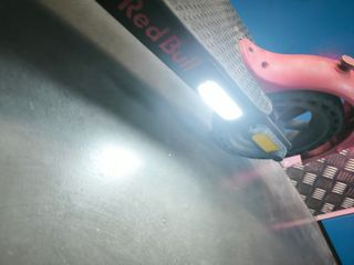 Patinete eléctrico Red Bull Racing