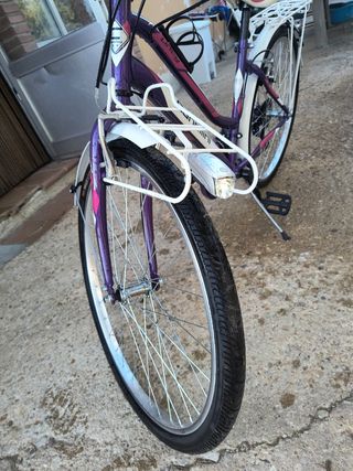 Bicicleta Italiana Canellini, blanca y morada