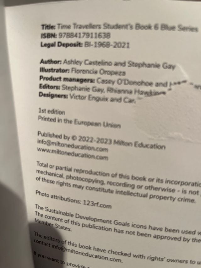 Time Travellers. 
Students book
Blue