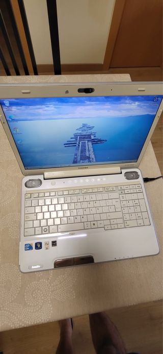 Portátil Toshiba Satellite A500 - Blanco
