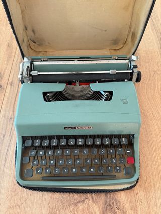 Olivetti Lettera 32: Máquina de escribir vintage