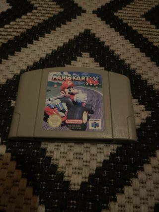 Nintendo 64 con 2 mandos y 5 juegos 