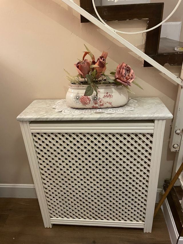 Cubreradiador blanco - Madera y mármol