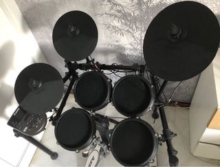 Batería electrónica Alesis Nitro Mesh