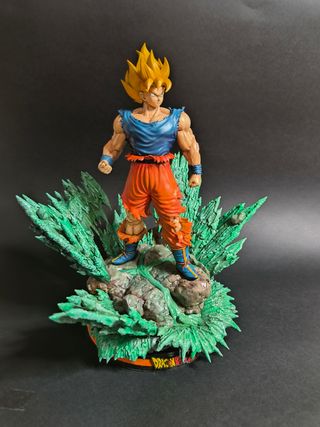 Figura Goku Resina pintada a mano