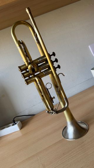 Trompeta Antigua F.E. Olds&Son