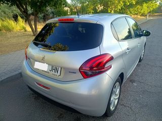 Peugeot 208 2015