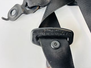 Cinturon delantero derecho Mercedes-Benz ML A1668603686