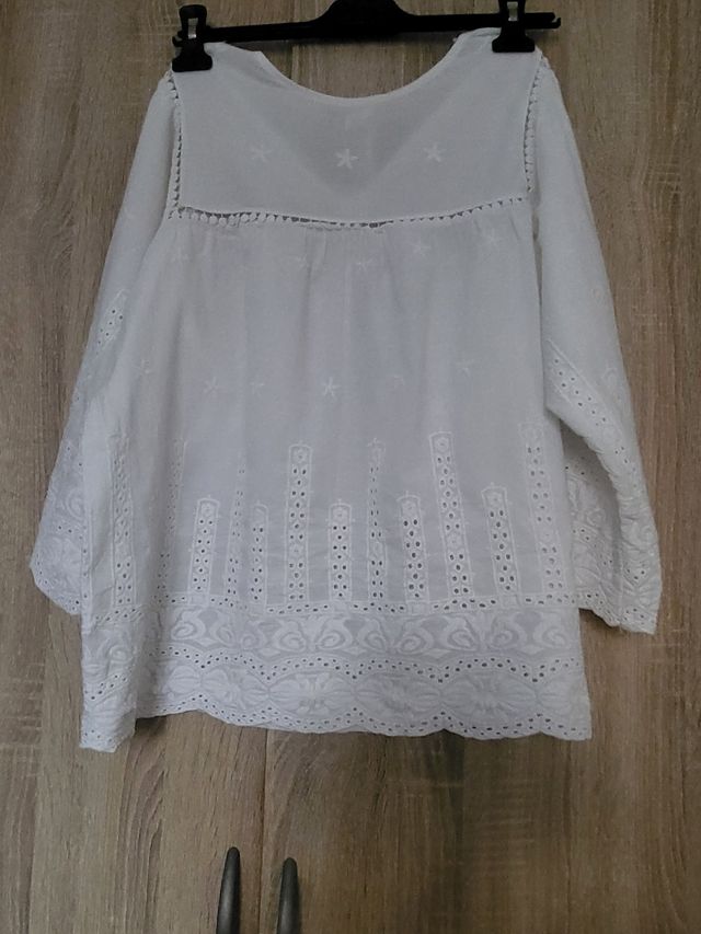 Blusa blanca bordada