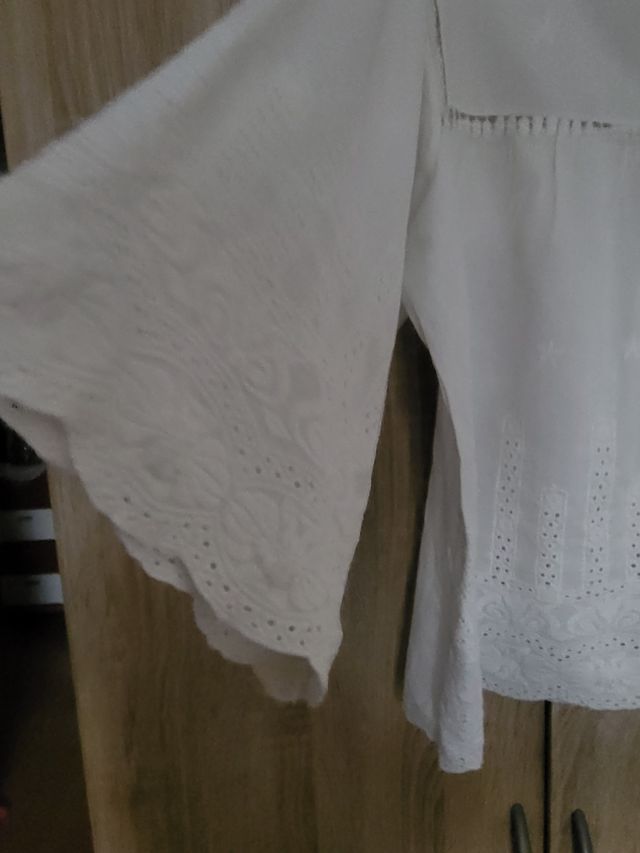 Blusa blanca bordada