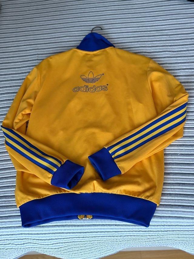 Chaqueta Adidas Adicolor amarilla y azul