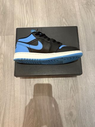 Nike Air Jordan 1 Low - Azul y Negro