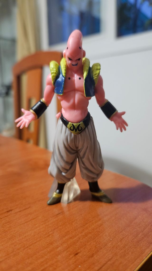 7 Figuras del mitico villano Buu de Dragon Ball