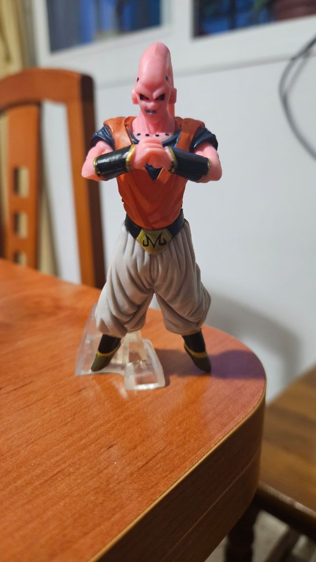 7 Figuras del mitico villano Buu de Dragon Ball
