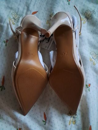Zapatos Zara beige tacón. Nuevos