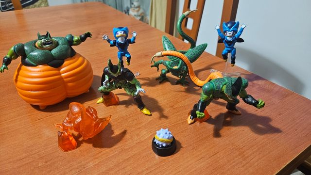 7 Figuras del mitico villano cell d Dragon Ball Z