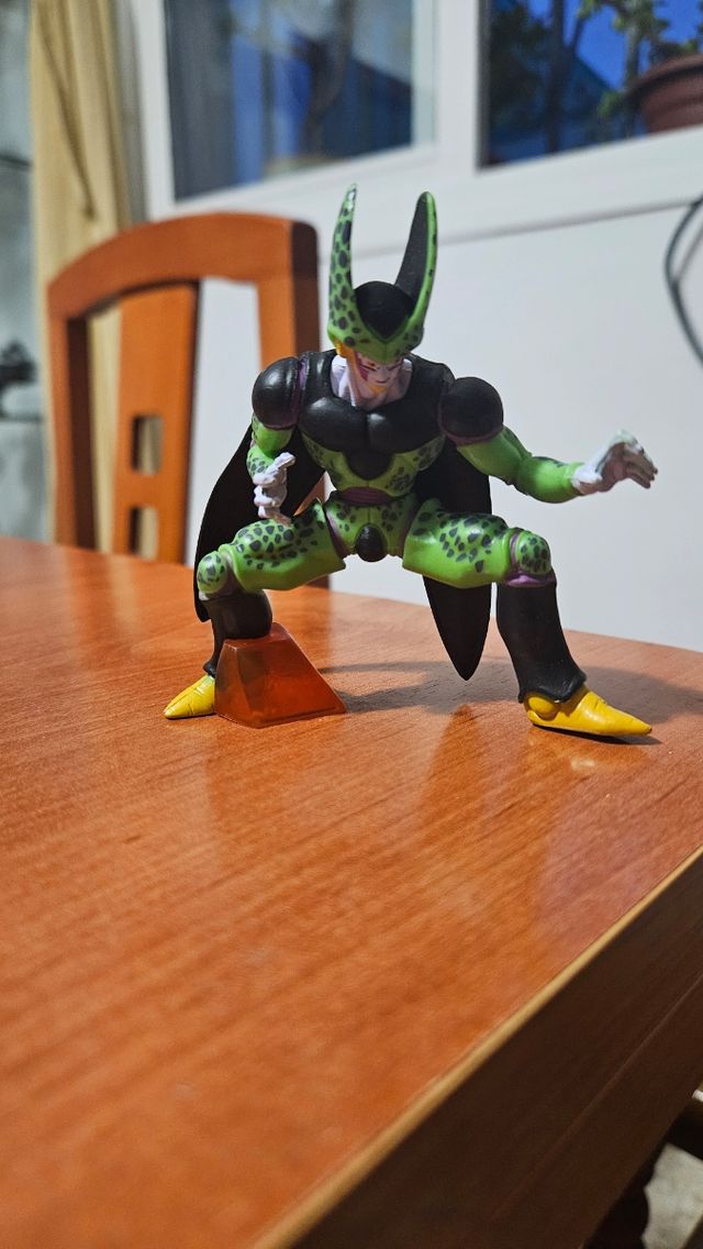 7 Figuras del mitico villano cell d Dragon Ball Z
