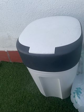 Contenedor pañales bebé