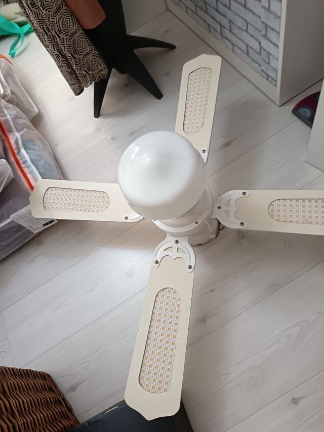 Ventilador blanco 4 aspas