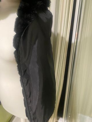 Chaqueta de Piel Sintética Negra con Capucha Mujer