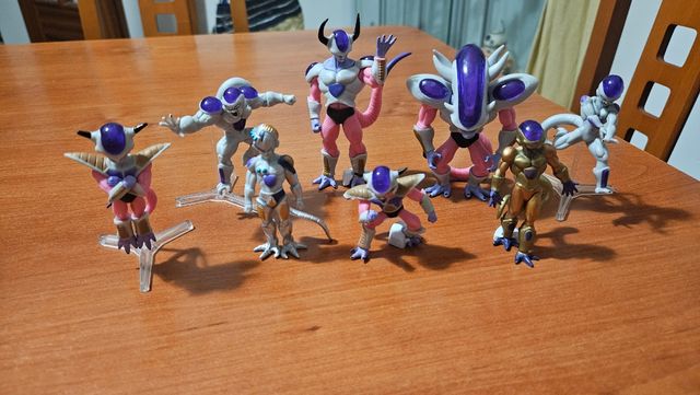 8 Figuras del mitico villano Freezer d dragon ball