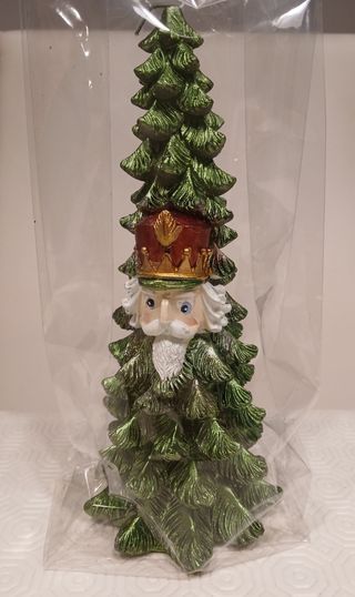 Candela a forma di albero di Natale con soldatino