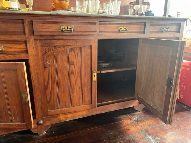 Vitrina antigua madera castaño