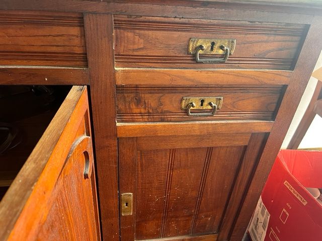 Vitrina antigua madera castaño