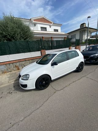 Volkswagen Golf 2004