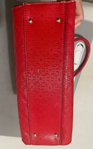 Borsa Guess a mano o a traccolla colore rosso