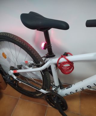 Bicicleta Rockrider  27.5 blanca con accesorios 