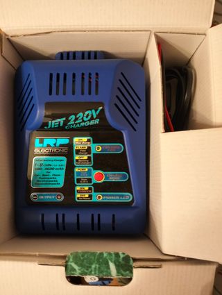 Cargador JET 220V LRP - Radiocontrol