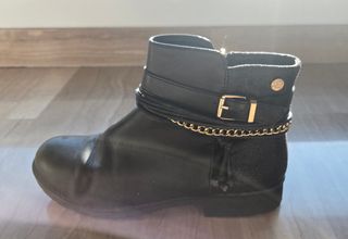 Botines negros con cadena - talla 35