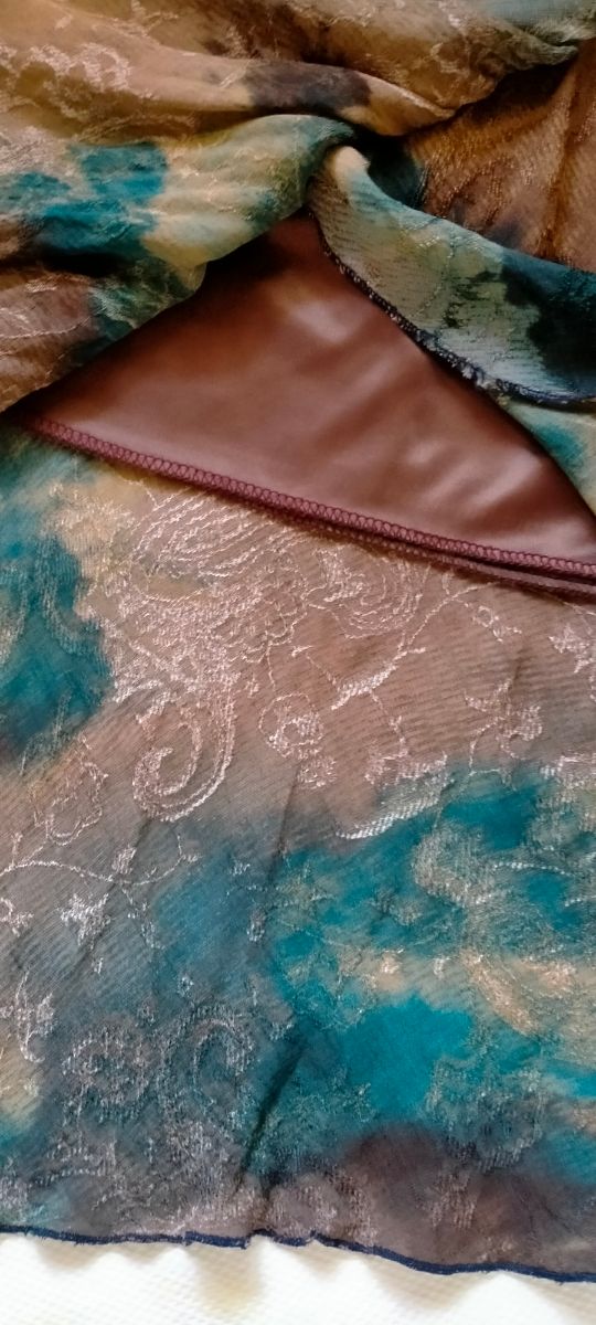 Falda drapeada, marrón y verde azulado