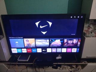 TV 65" (Televisión 65 pulgadas)