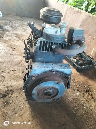 Motor diésel monocilíndrico usado