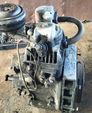 Motor diésel monocilíndrico usado