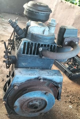 Motor diésel monocilíndrico usado