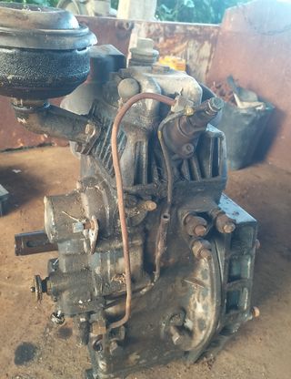 Motor diésel monocilíndrico usado