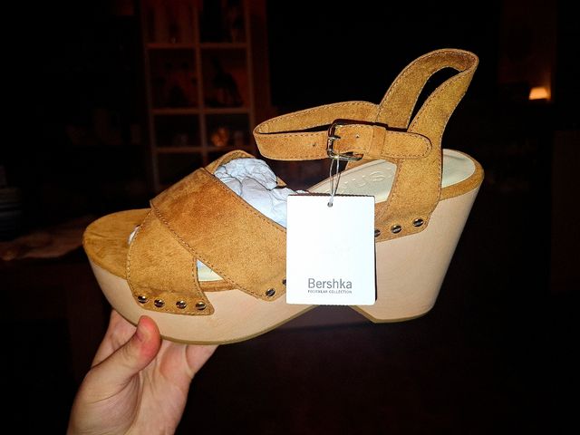 Cuñas Bershka color Camel - Talla 39