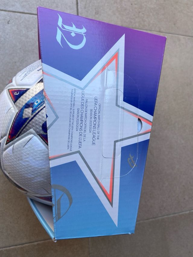 cajas de Balónes Champions League Adidas