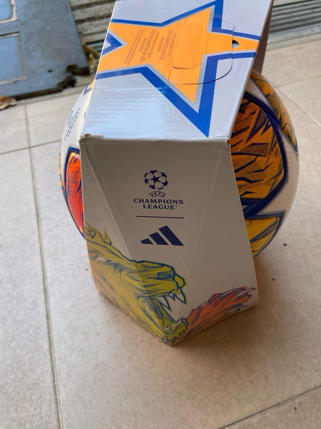 cajas de Balónes Champions League Adidas