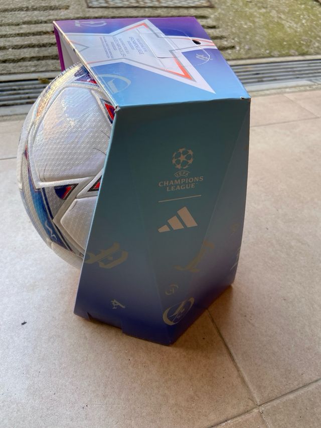 cajas de Balónes Champions League Adidas