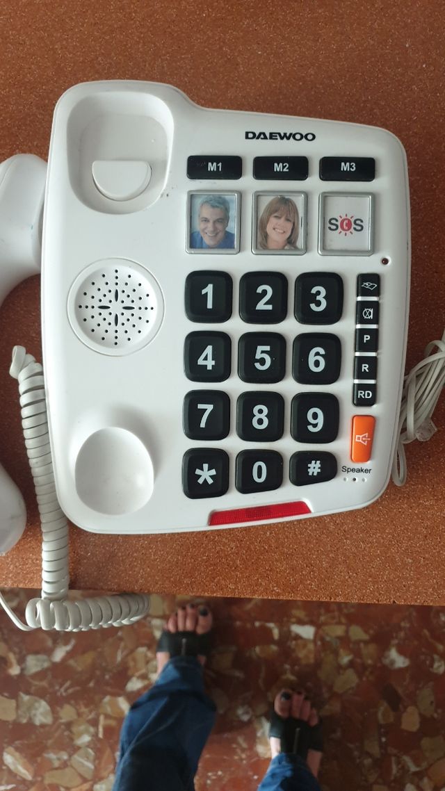 Teléfono fijo sencillísimo para mayores