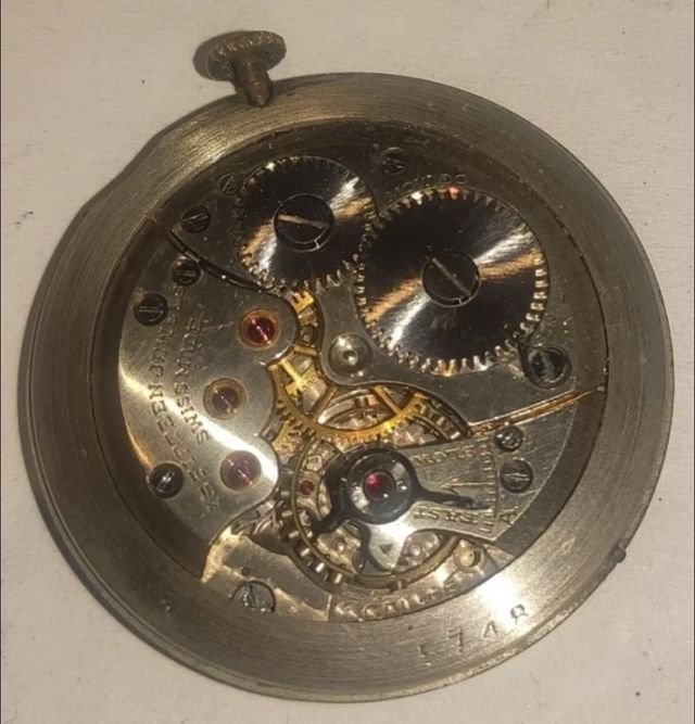 Reloj Movado clásico