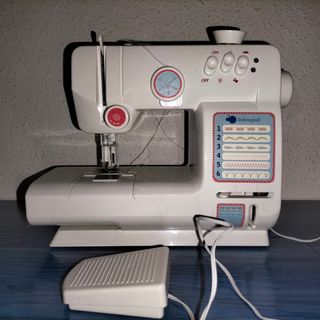 Lotto 2 mini macchine da cucire