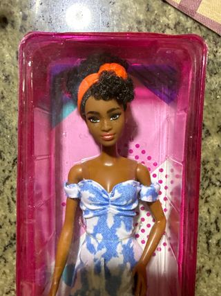 Barbie Fashionista 185: Bambola