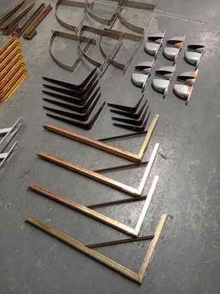 Reggi mensola metallo