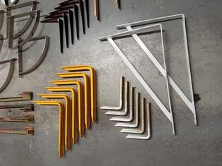 Reggi mensola metallo