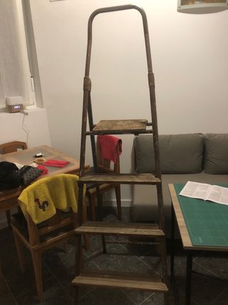 Escalera antigua hierro y madera